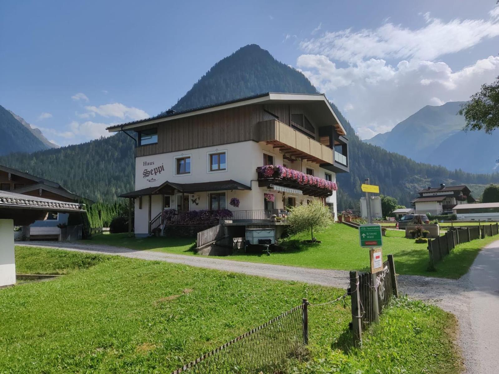 Hotel Haus Seppi Neukirchen am Großvenediger Exterior foto